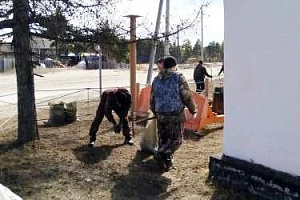 Сотрудники Болчаровской пожарно-химической станции провели традиционный весенний субботник. В порядок приведена территория, прилегающая к зданию ПХС: собрали мусор, убрали сухую траву и листву