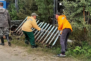 Сегодня в Берёзово царила атмосфера настоящего единства. Более 200 человек из разных организаций и ведомств объединились, чтобы навести порядок и окончательно устранить последствия сильного ветровала